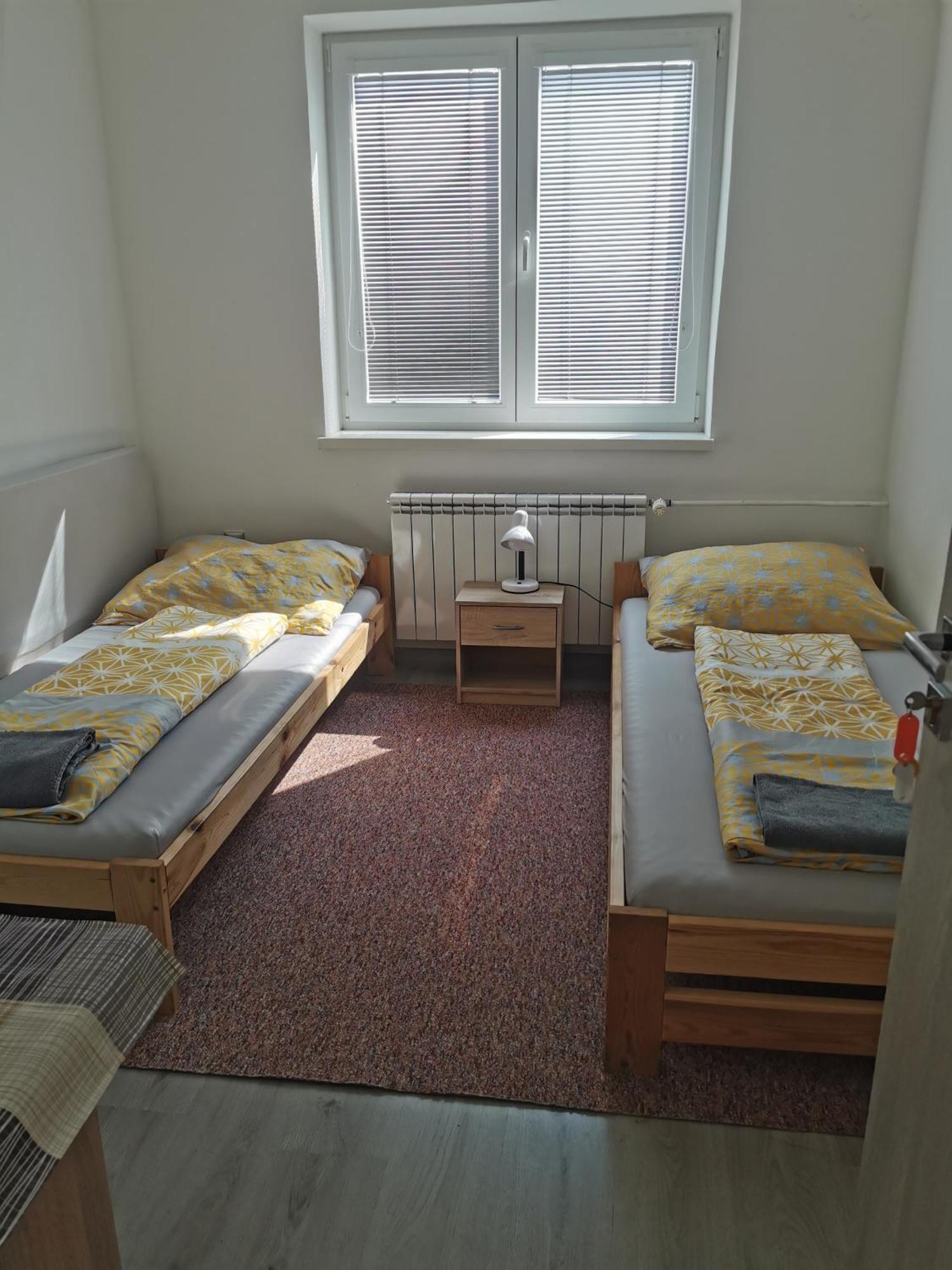 Living Bratislava & Bus Station & Mlynske Nivy Apartment Екстериор снимка